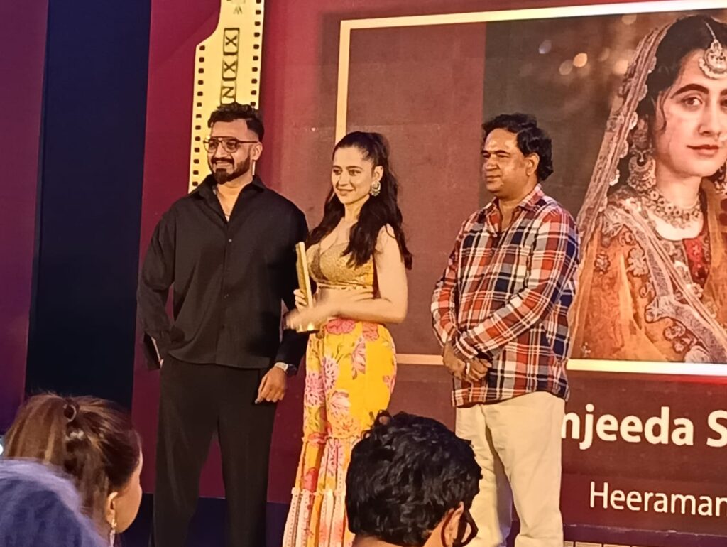 Sonu Tyagi, Writer / Director and Founder of Approach Entertainment, Honored to Present Awards to Tahira Kashyap, Sanjeeda Shaikh, Juhi Parmar, and Jameel Khan at SCREENXX 2024 Organized by Adgully